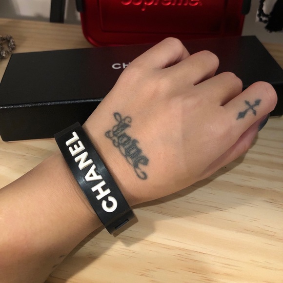 VINTAGE CHANEL bracelet 99P Limited with Box!! - Picture 3 of 9